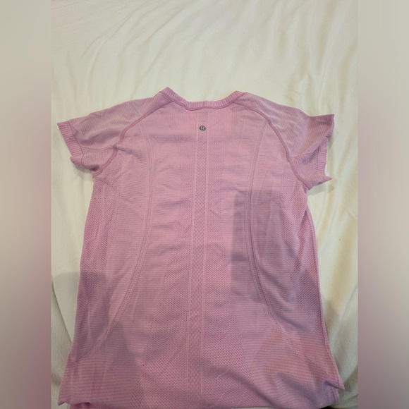 Pink Lululemon Swiftly tech - Picture 2 of 3